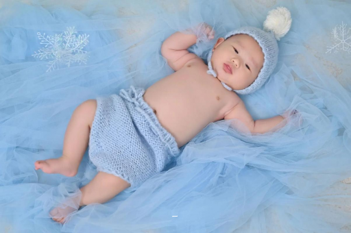 玉树摸孕妇肚子沾喜气